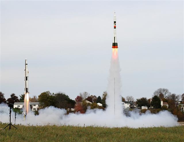 USA vs USSR space race: Saturn V vs Soyuz.